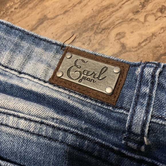 EARL JEANS BLUE SHORTS Size  5 DISTRESSES - Picture 5 of 5